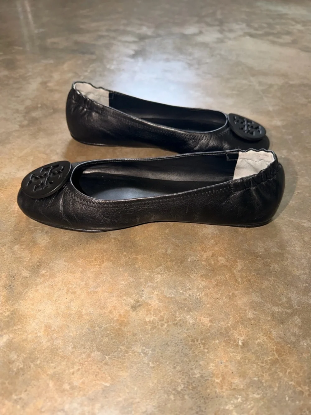 Tory Burch Reva Black Leather Ballet Flats Black Logo Medallion - Size 6.5 - Picture 7 of 11